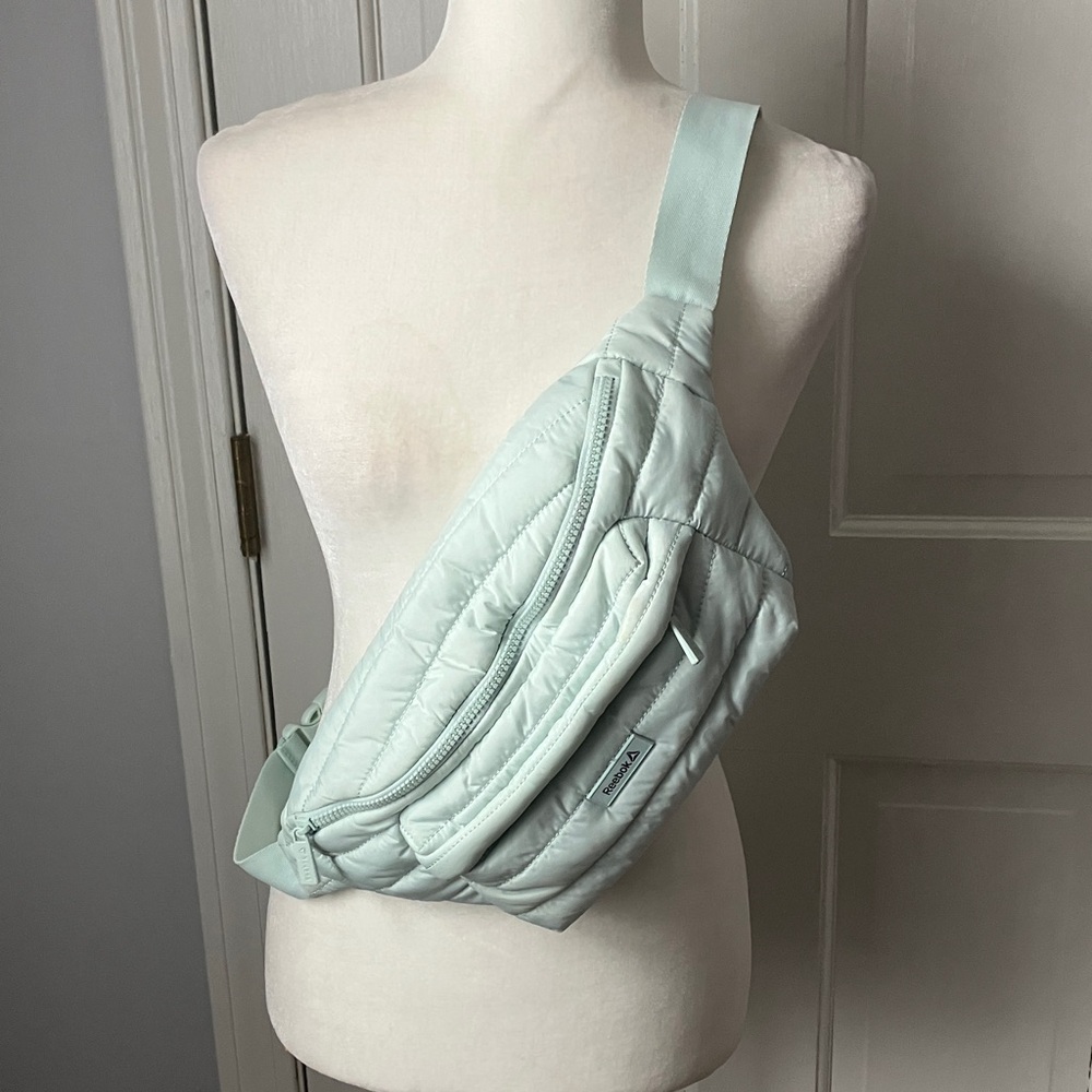 XL 16” Reebok Rylan mint quilted belt bag fanny pack EUC crossbody